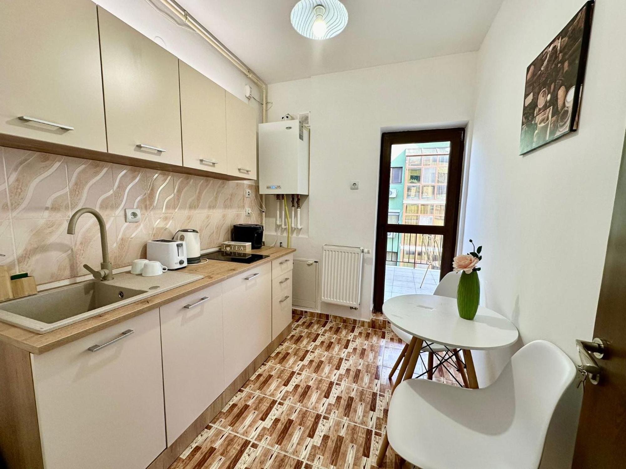 Apartament Novara 17 クラヨーヴァ エクステリア 写真