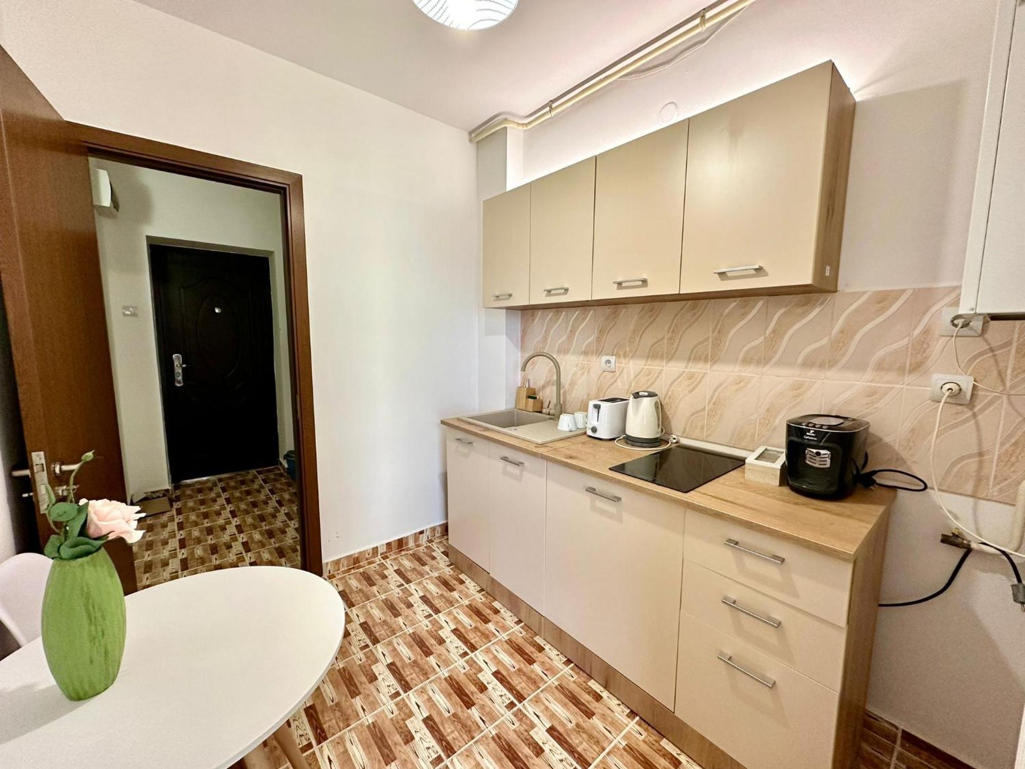 Apartament Novara 17 クラヨーヴァ エクステリア 写真