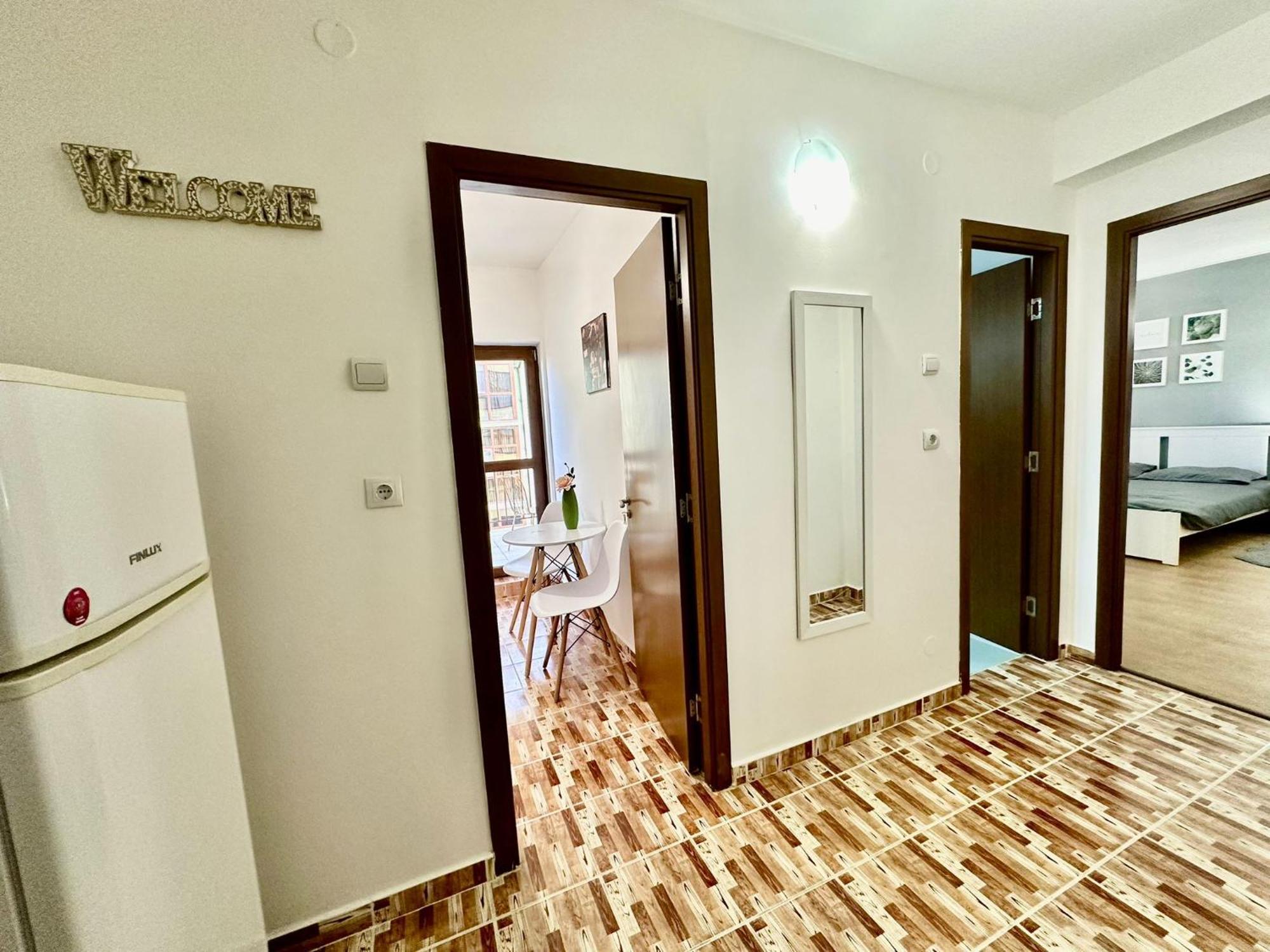 Apartament Novara 17 クラヨーヴァ エクステリア 写真